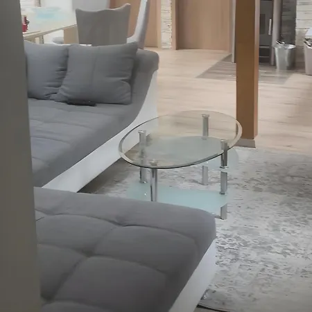 Eifelruhe 1 - Gemuetliche In - Fuer 5 Gaeste - Wlan, Kamin, Parkplatz - Perfekt Fuer Familien, Naturfreunde Und Monteure Appartement
