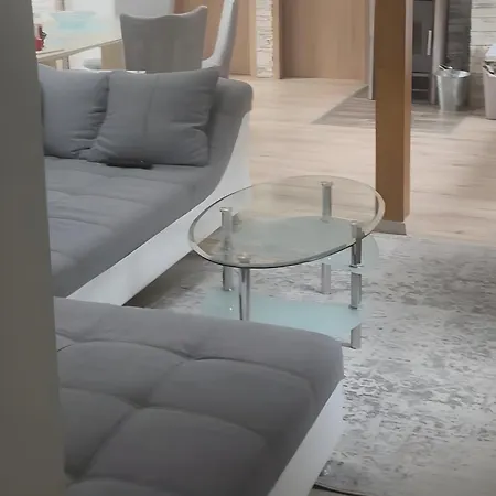 Apartment Eifelruhe 1 - Gemuetliche In - Fuer 5 Gaeste - Wlan, Kamin, Parkplatz - Perfekt Fuer Familien, Naturfreunde Und Monteure *