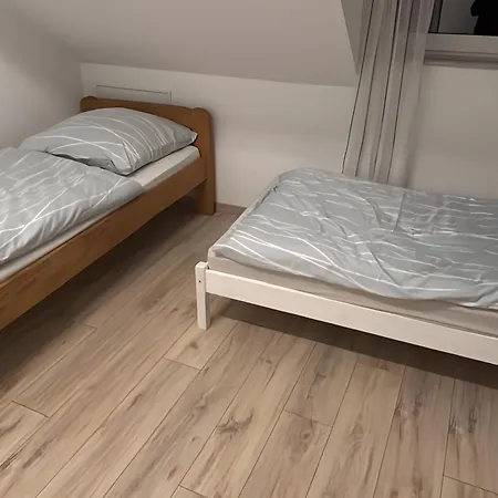 Apartment Eifelruhe 1 - Gemuetliche In - Fuer 5 Gaeste - Wlan, Kamin, Parkplatz - Perfekt Fuer Familien, Naturfreunde Und Monteure Schleiden